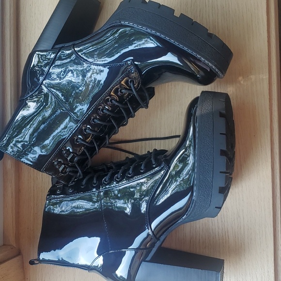 Azalea Wang ASA Patent Black Boots Great for Fall and Winter!! - Picture 3 of 11